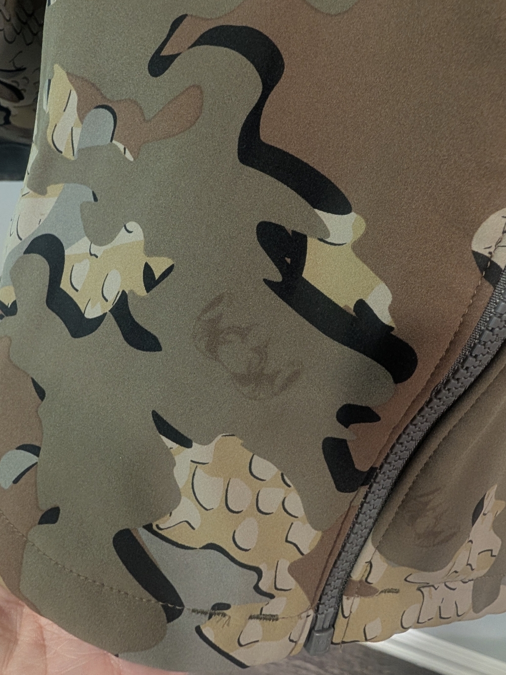Kuiu Kids' Camo Hooded Jacket - Olive/Tan Size Small (7-8) - Picture 5 of 11